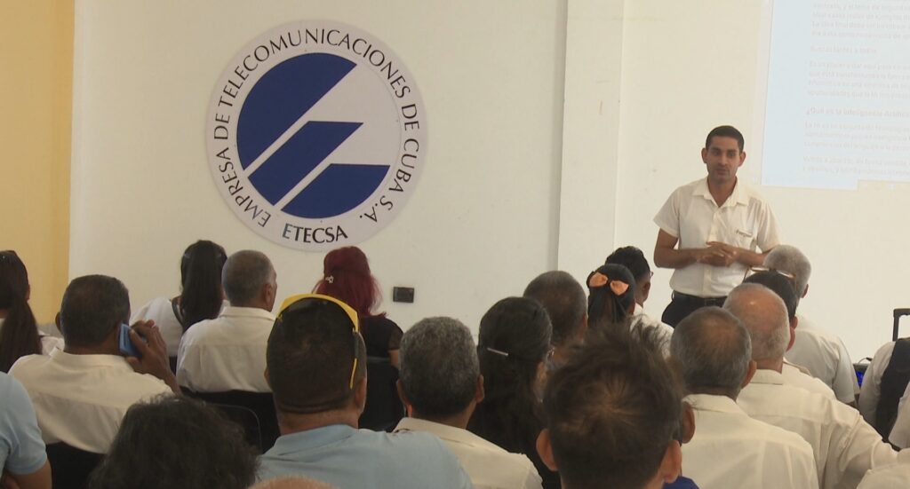 Realiza División Territorial de ETECSA en Granma Fórum por la innovación (+Fotos)