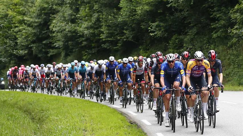 Media montaña y final electrizante en menú del Tour de Francia