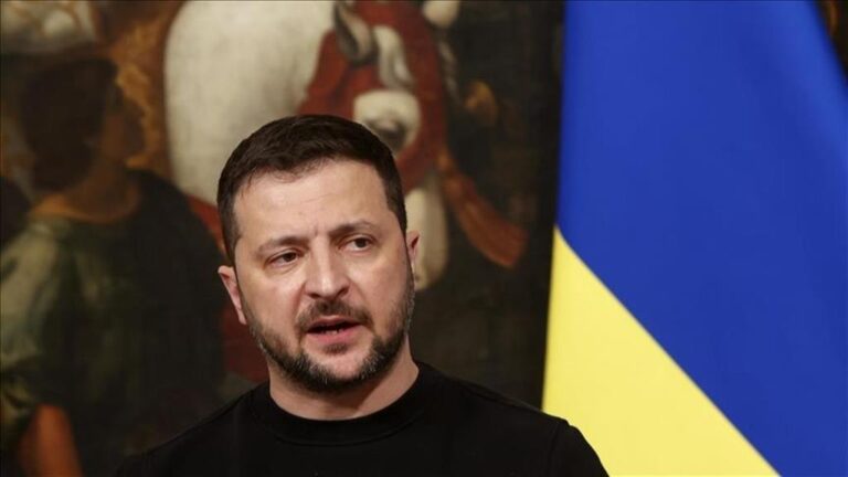 Ucrania anuncia reanudación de suministro de armas desde EEUU