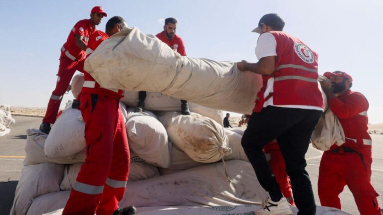 Francia se sumará al lanzamiento aéreo de ayuda a Gaza