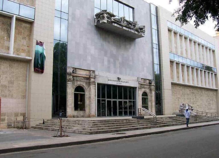 Museo cubano invita a recorrer Sala de Arte Francés