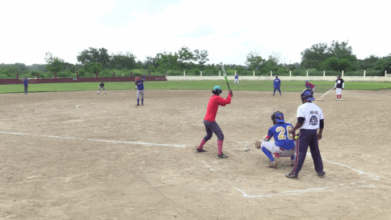 Realizan en Bayamo tercera Copa de Softbol “Hermanos Blanco”