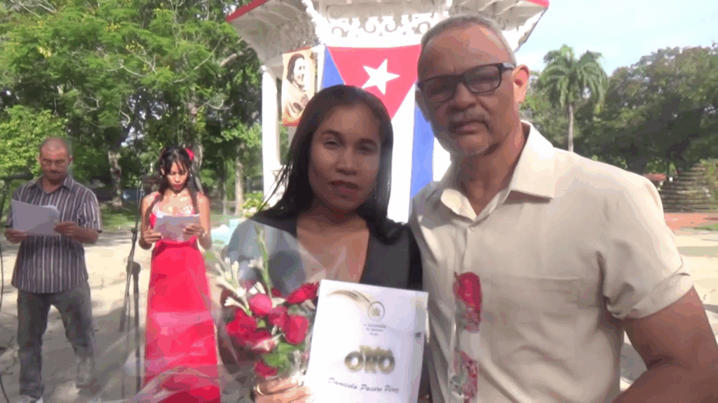 Graduados más de 100 profesionales en Centro Universitario de Media Luna