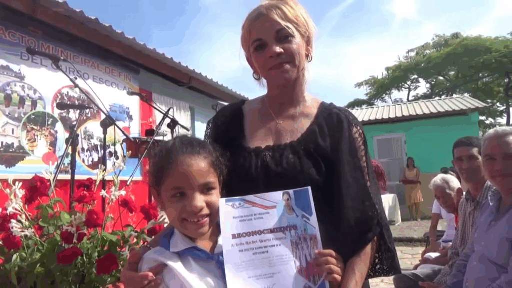 Realizan encuentro entre educadores de Media Luna de cara al curso escolar 2025-2026