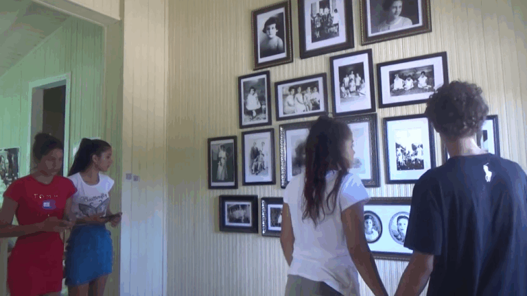 Visitan jóvenes del Campamento de Verano “Siempre Joven” Casa Natal de Celia Sánchez