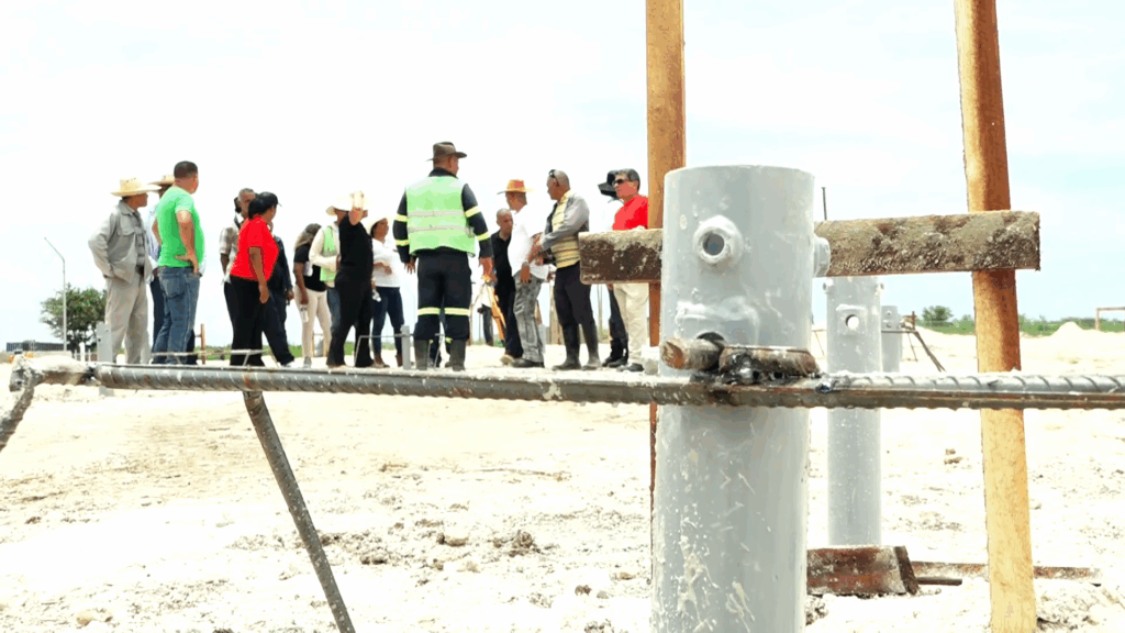 Recorren principales autoridades de la Provincia Granma parque fotovoltaico de Manzanillo