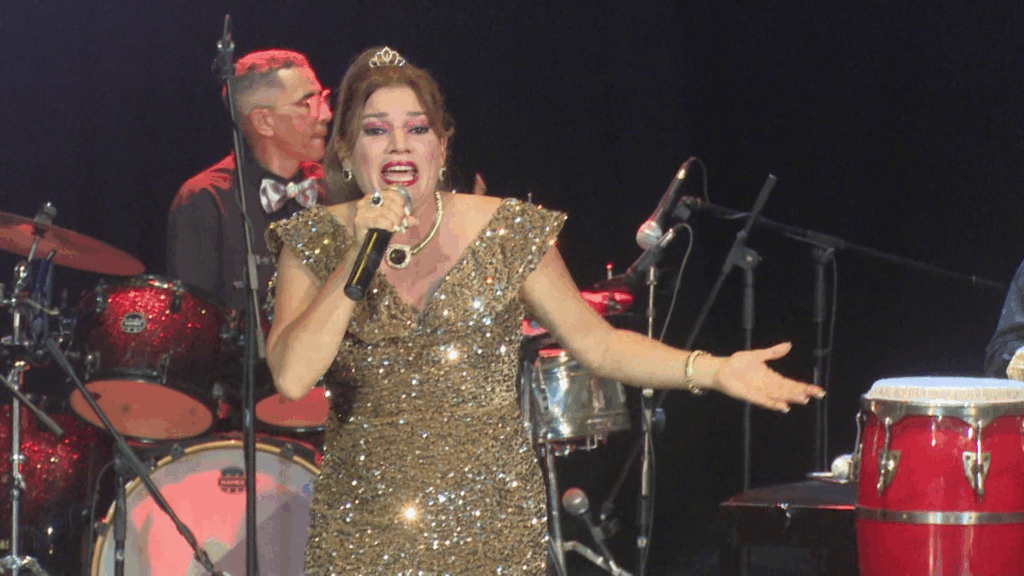 Celebra popular cantante granmense nuevo aniversario de vida artística