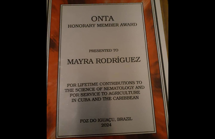 Investigadora cubana recibe reconocimiento internacional