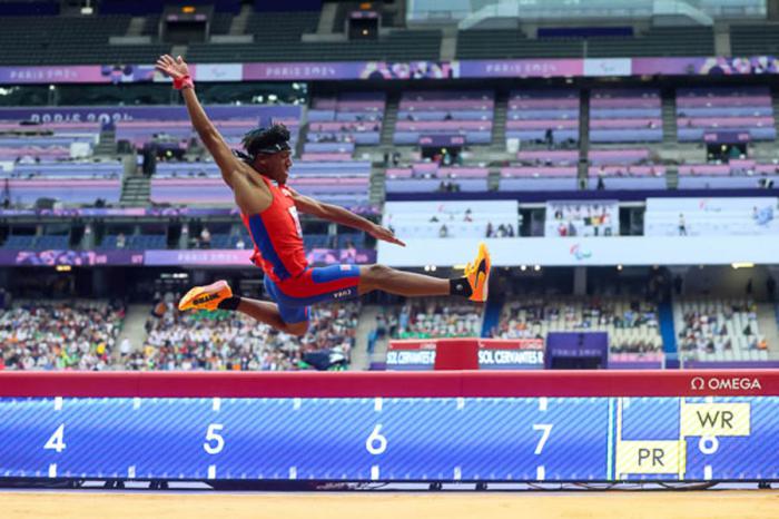 Cubano Robiel Sol con salto dorado en el Mundial de Paratletismo