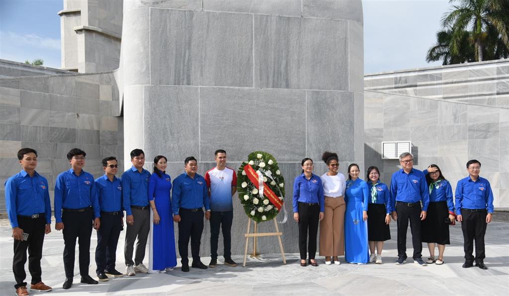 Delegación juvenil vietnamita visita Cuba (+Fotos)