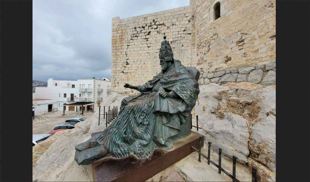 Papa Luna y tradiciones en Peñíscola, España