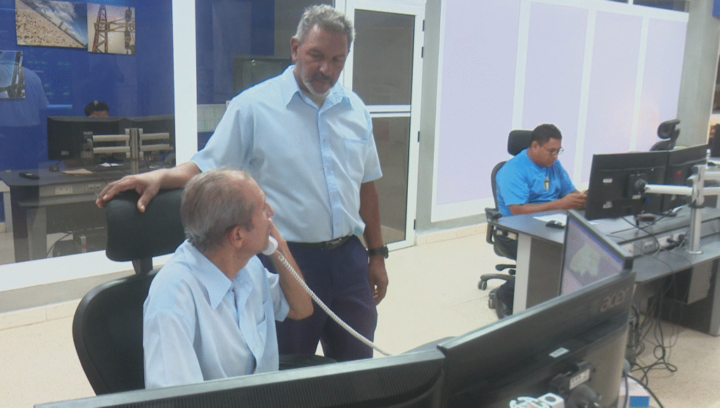 Distinguen profesionalidad y compromiso a José Rodríguez Medina, despachador de carga eléctrica en Granma