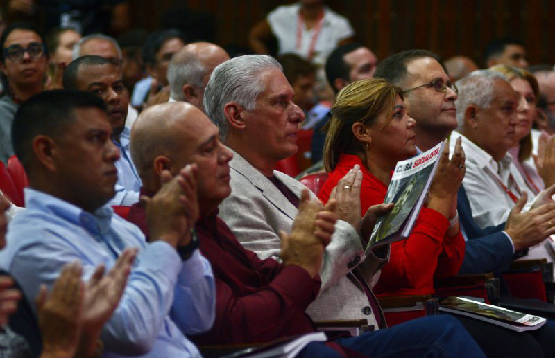 Presidente cubano asiste a la clausura del III Encuentro Internacional de Publicaciones Teóricas de Partidos y Movimientos de Izquierda