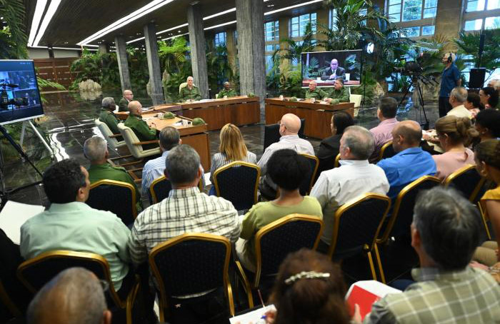 Evalúa Consejo de Defensa Nacional daños de huracán Melissa