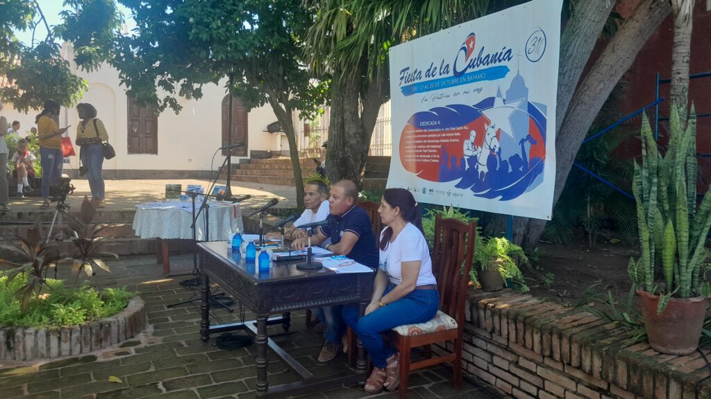 La Conferencia de Prensa para dar a conocer las particularidades de la XXXI edición de la Fiesta de la Cubanía se desarrolló en la Casa de la Nacionalidad este 9 de octubre.
El certamen tiene como consigna "La Patria en mi voz" y se celebrará del 17 al 20 de octubre en la ciudad de Bayamo.