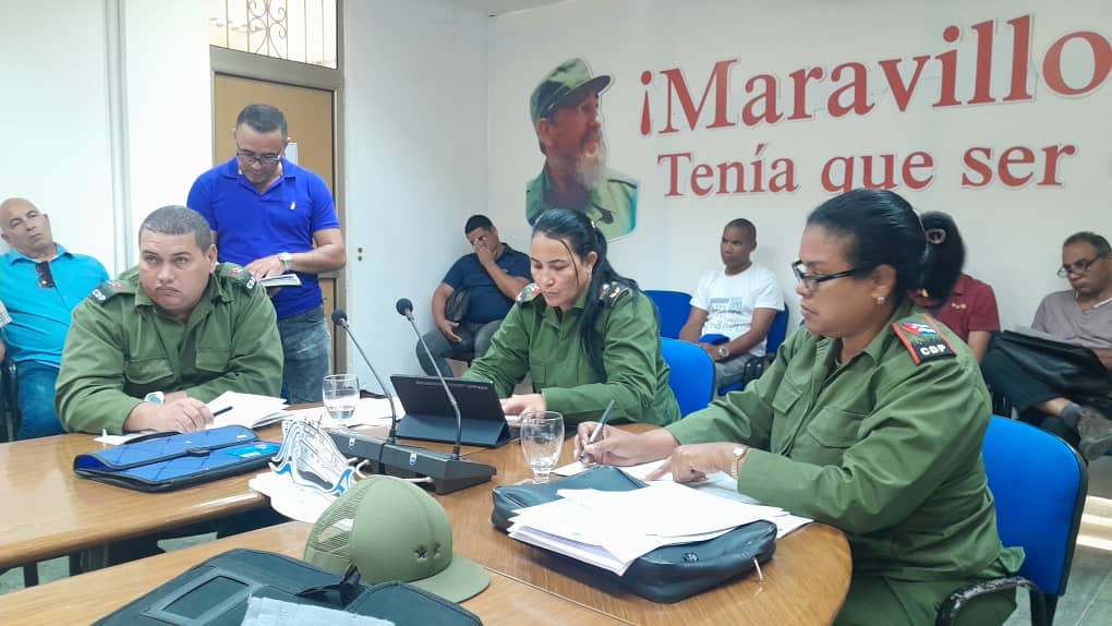 Traslado de personas a zonas seguras centra sesión del Consejo de Defensa Provincial de Granma