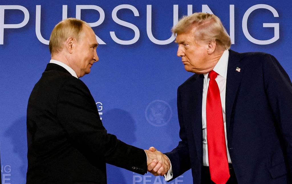 Casa Blanca: Sin planes en futuro inmediato reunión Trump-Putin