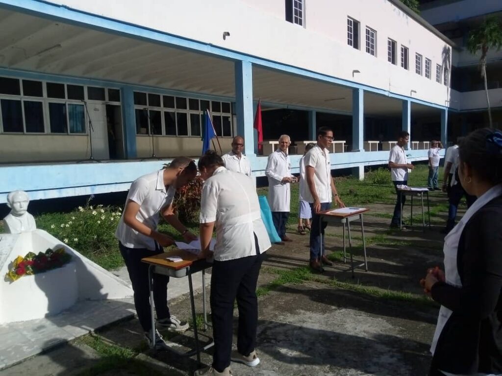 Ingresan estudiantes de Ciencias Médicas en Bayamo a la FEU