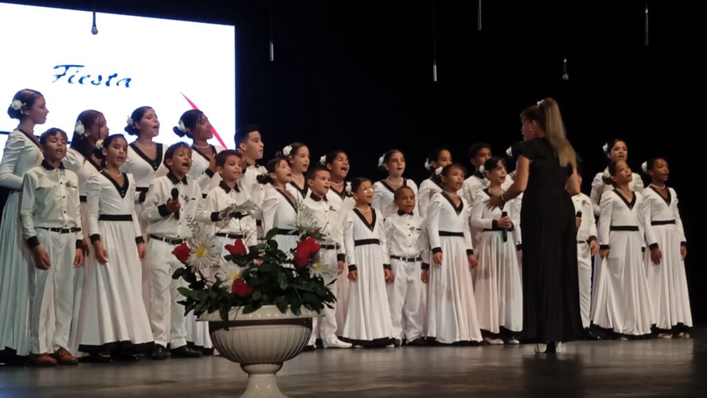 Una noche de tradición y arte marca la primera jornada nocturna de la Fiesta de la Cubanía en Bayamo