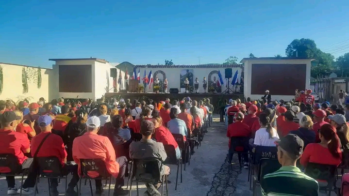 Conmemoran el 67 aniversario de la Batalla de Guisa con homenaje a héroes y trabajadores destacados
