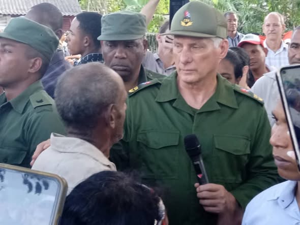 En su quinta visita a Río Cauto el Presidente cubano verifica recuperación del territorio afectado por el huracán Melissa