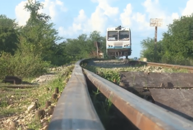 Regresan primeros evacuados a la comunidad granmense Guamo Embarcadero