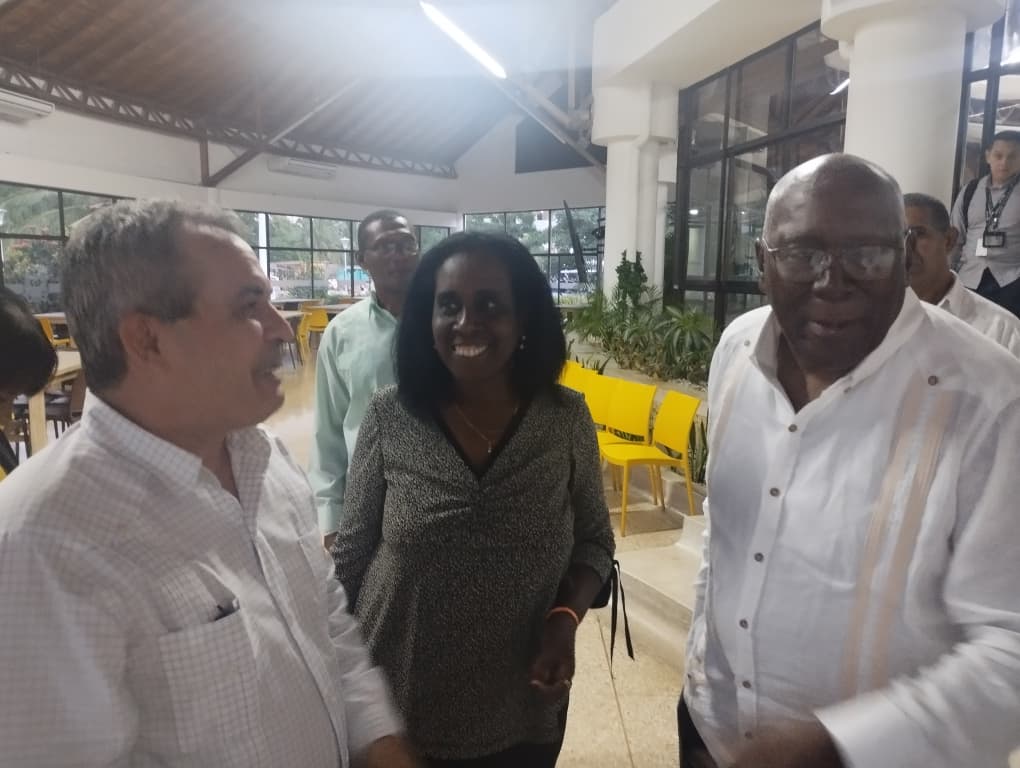 Vicepresidente de Cuba arribó a sede de Cumbre Celac-UE