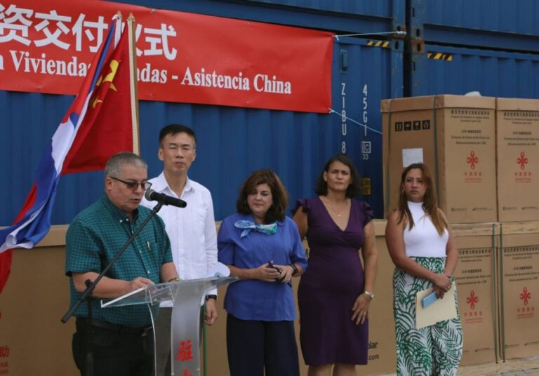 China dona a Cuba 5 000 sistemas fotovoltaicos para electrificar viviendas rurales aisladas