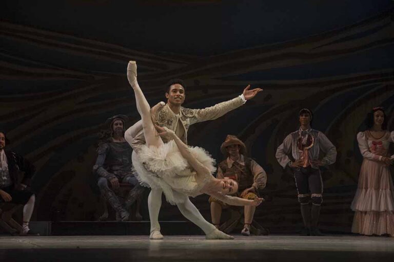 Bailarines Marianela Núñez y Patricio Revé deslumbran en Cuba