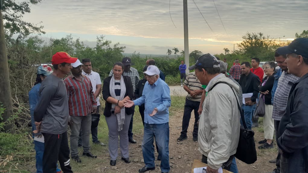 Visita Machado Ventura lugares de interés económico en Jiguaní