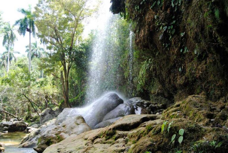 Cuba en el centro del turismo de colores