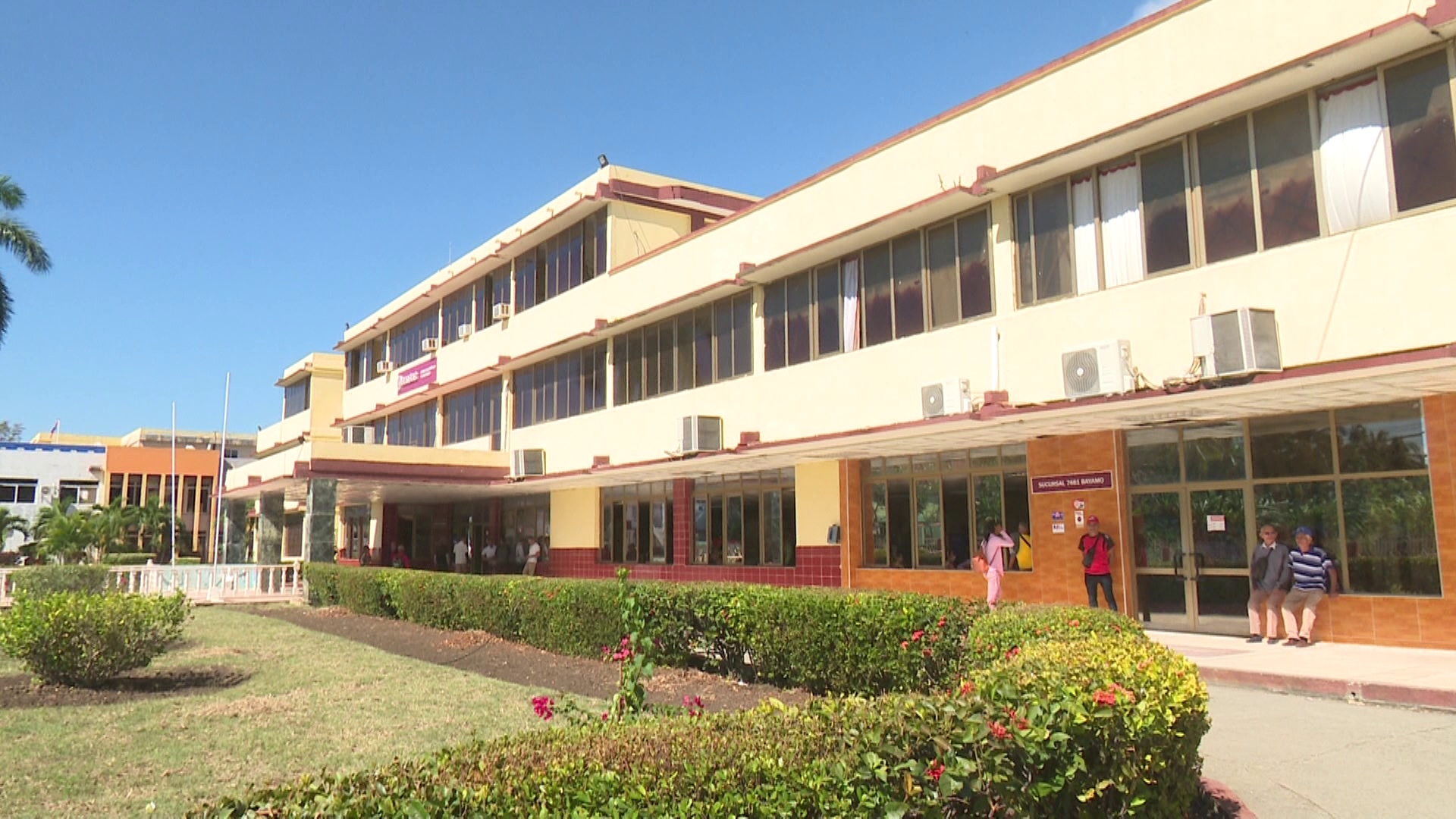 Avanza en Granma otorgamiento de créditos para compra de paneles solares