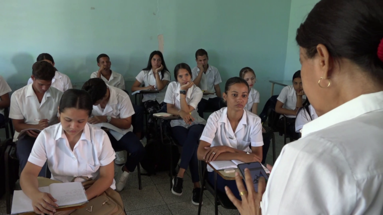 Marcha de manera satisfactoria curso escolar 2025-2026 en el escenario docente en salud en Niquero