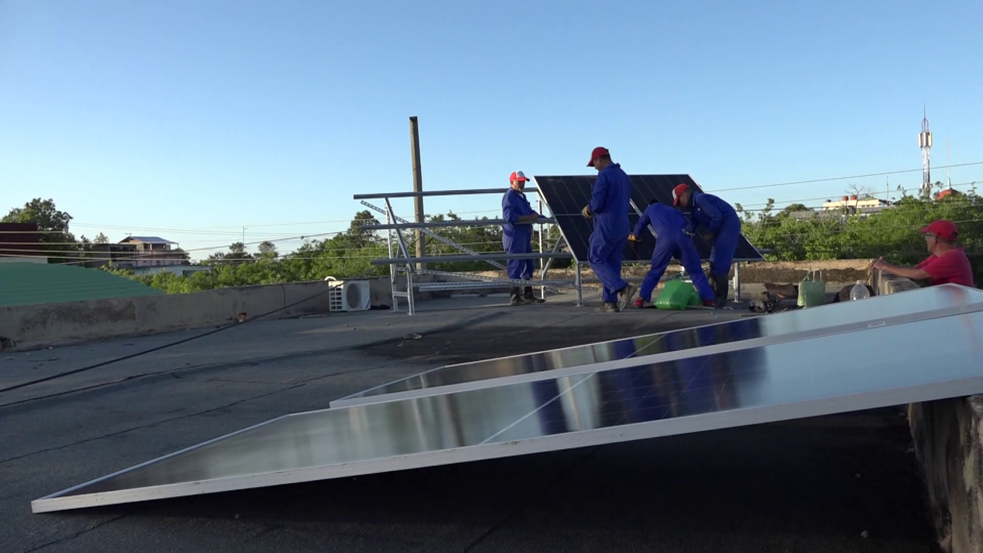 Avanzan emisoras de Granma en el cambio de matriz energética.