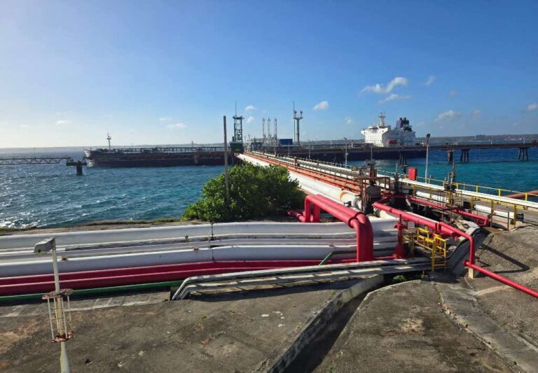 Cuba anuncia distribución de combustible procedente de Rusia