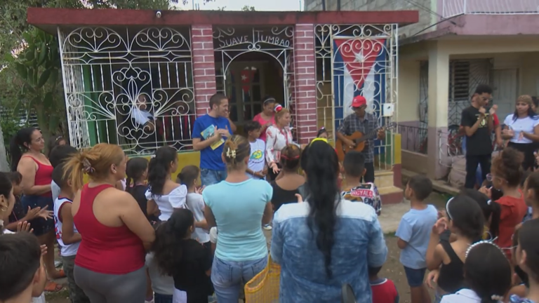 Presentan en comunidades granmenses espectáculos culturales integradores