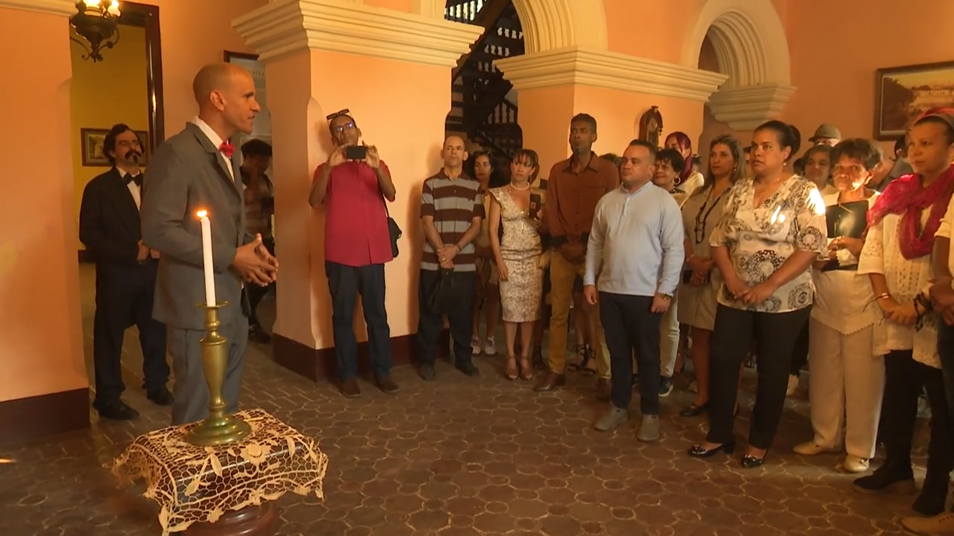 Rinden homenaje en Bayamo al Padre de la Patria en aniversario 207 de su natalicio