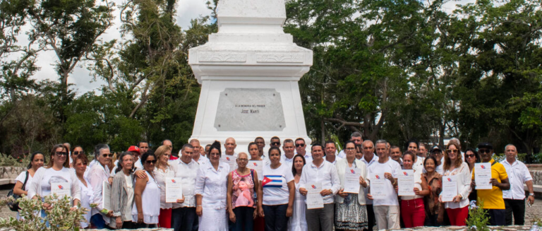 Reconocen en Granma a trabajadores del Partido Comunista de Cuba