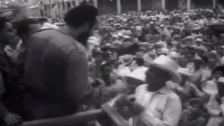 Cubanos rememoran firma de la Reforma Agraria por Fidel Castro Ruz.
