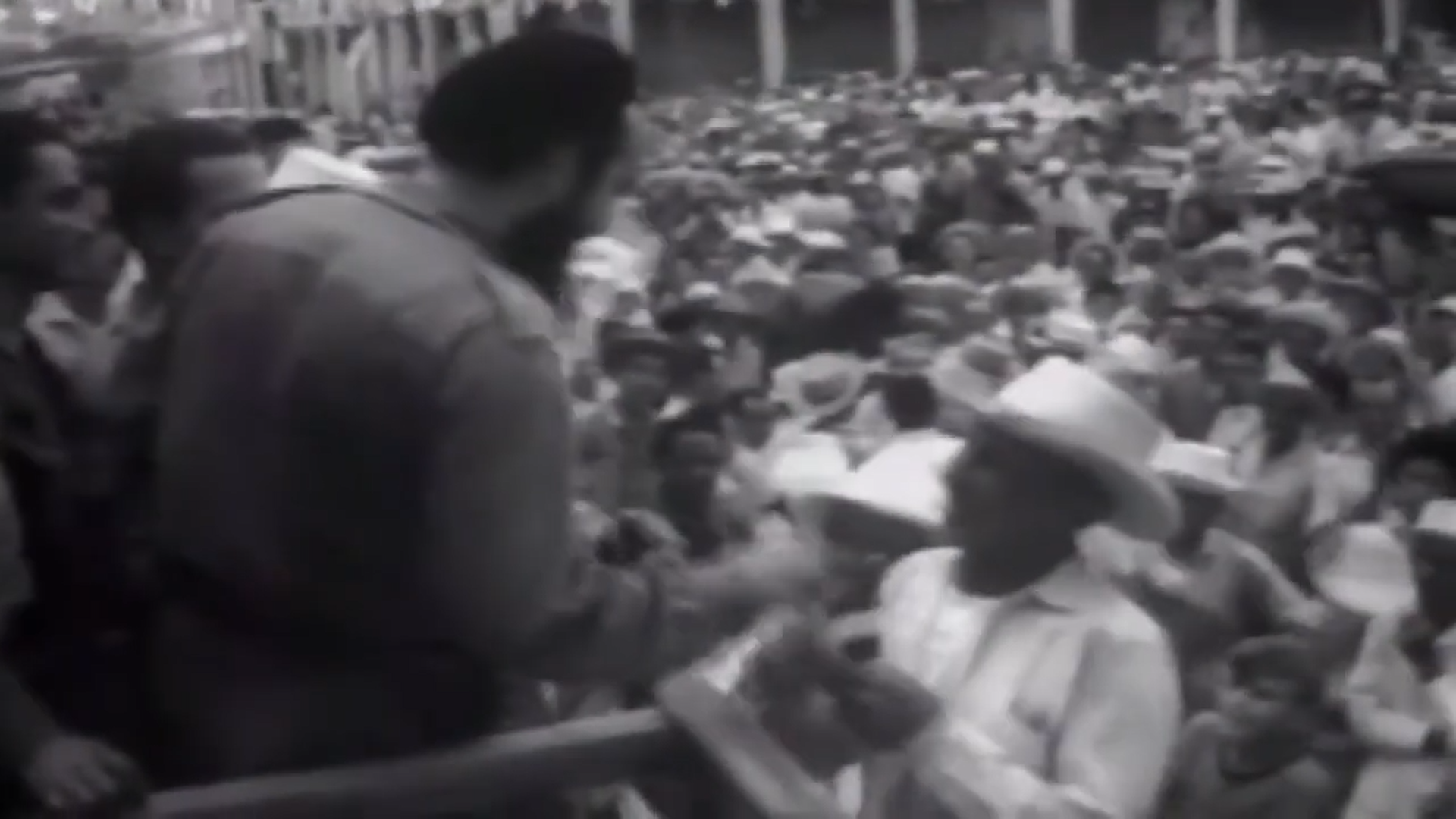 Cubanos rememoran firma de la Reforma Agraria por Fidel Castro Ruz.