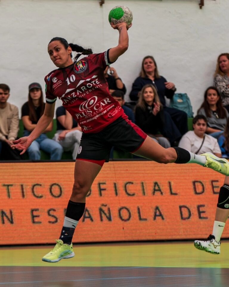 Gleinys Reyes renueva contrato con el Zonzamas Plus Car Lanzarote