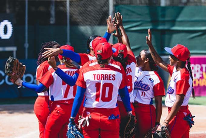 Cubanas debutarán el martes en Copa Mundial de softbol
