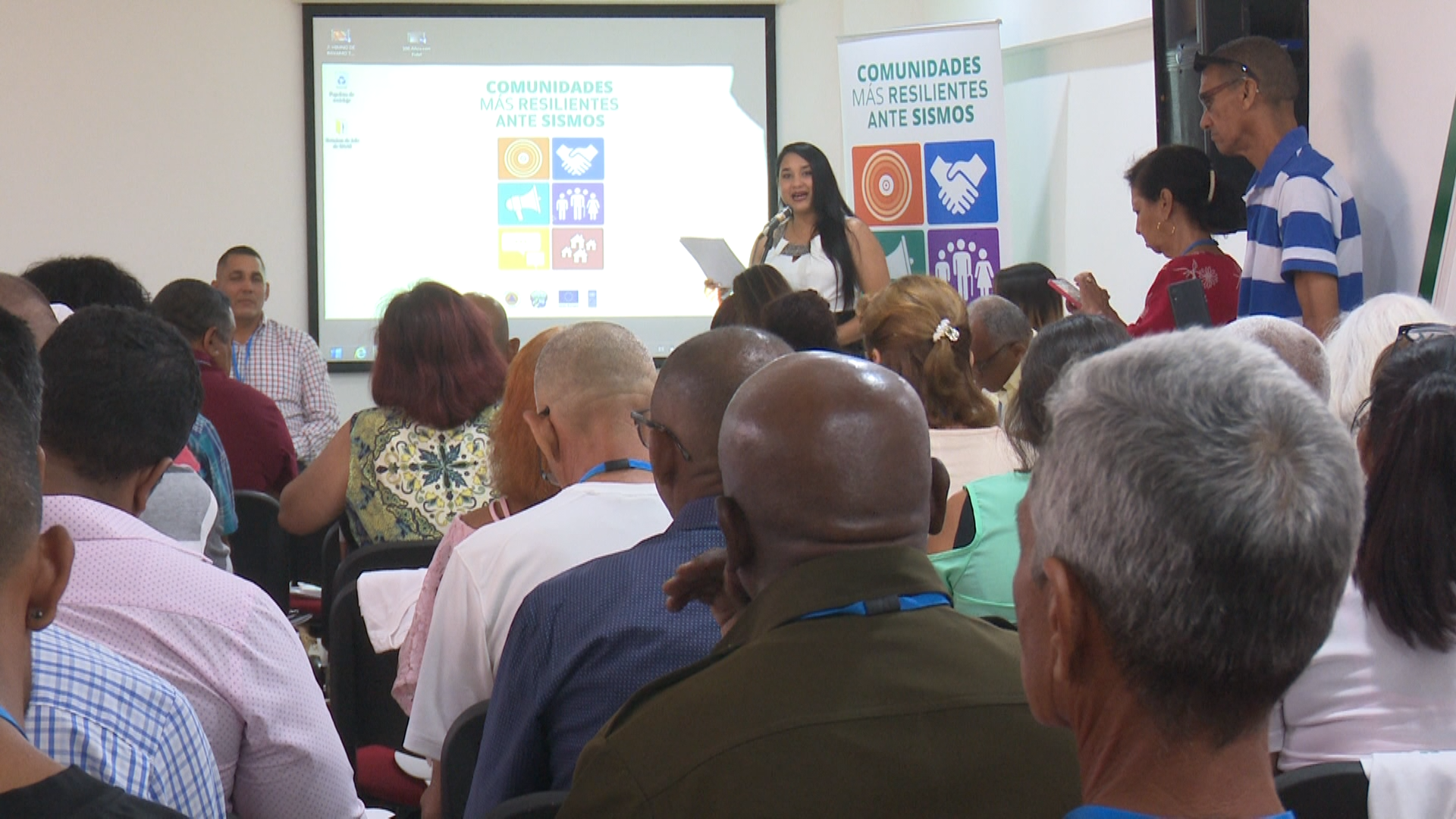 Sesiona taller sobre proyecto de comunidades más resilientes ante sismos