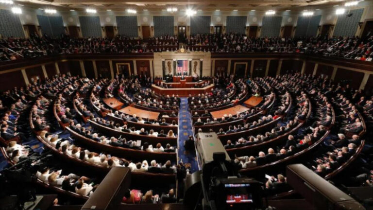 Frenan en Congreso de EEUU poderes de guerra de Trump contra Irán