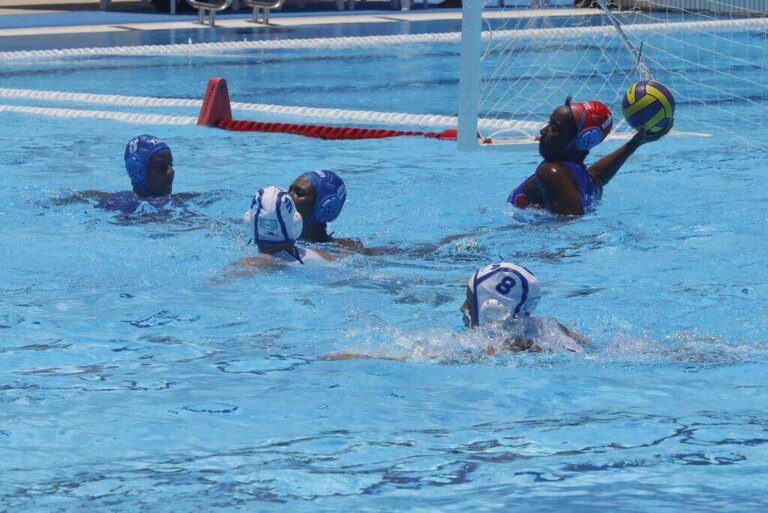 Selecciones cubanas de polo acuático afrontan jornada clave en JCC