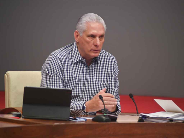 Peligrosa versión del macartismo vuelve a EEUU, alerta Díaz-Canel