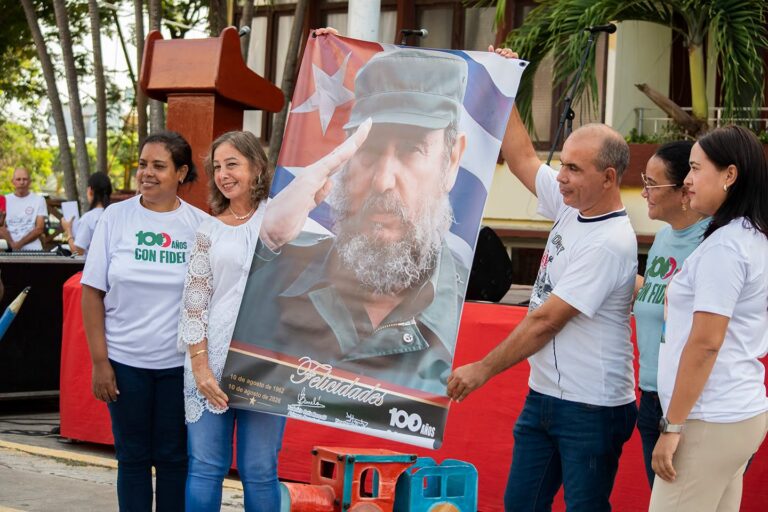 Evocan a Fidel en celebración por su centenario en Granma