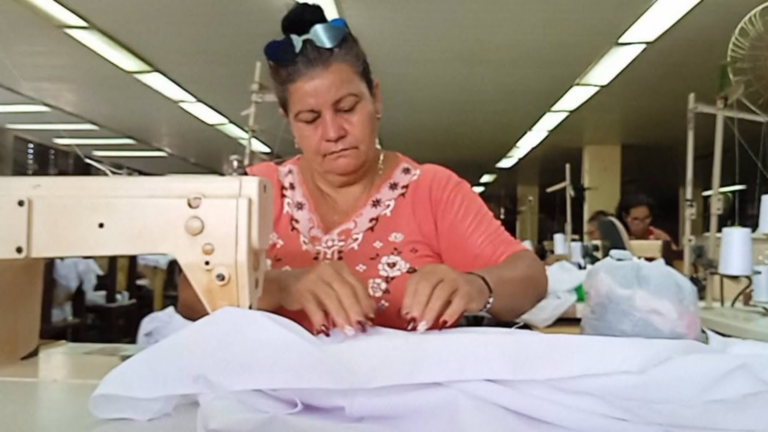 Avanza venta del uniforme escolar en la provincia