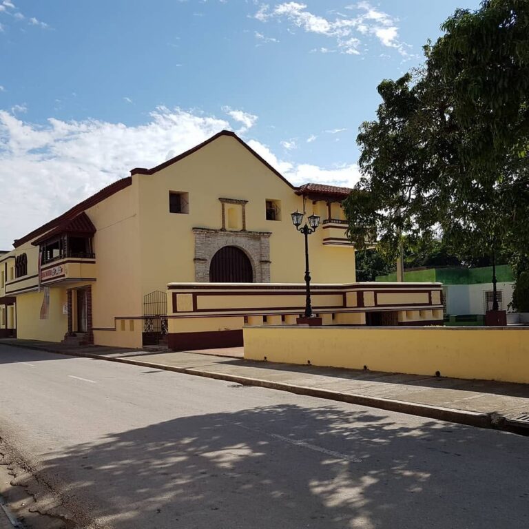 Plaza de La Luz: Corazón cultural e histórico de Bayamo