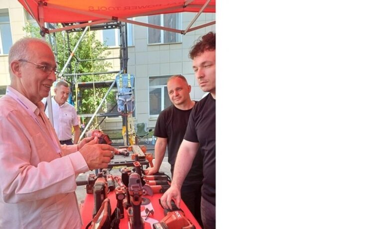 Héroe cubano en inauguración de Stroymaster en Rusia